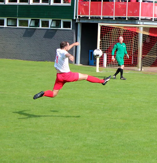 Let ook op de schaduw van Luc