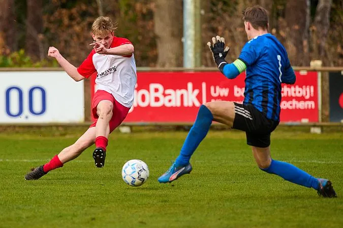 Harfsen loopt buurman onder de voet