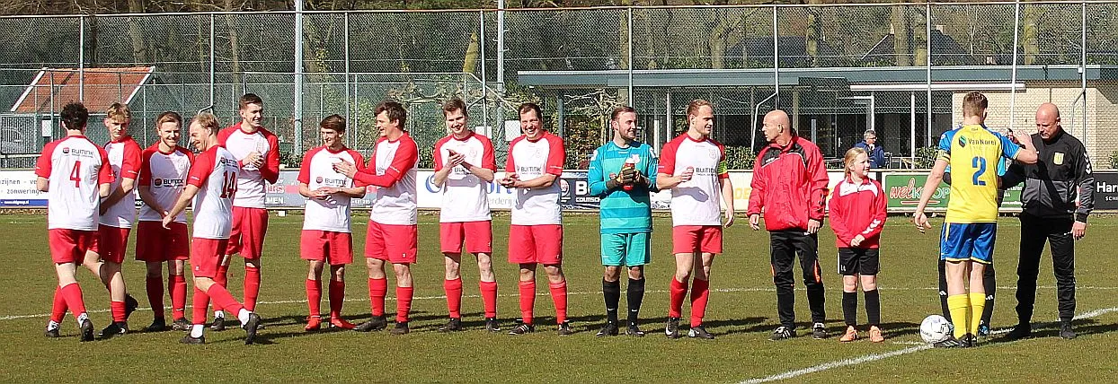 Harfsense trein dendert door